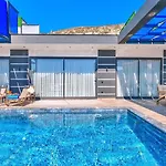 Yesilkoey 2 Bedroom With Private Pool Hot Tub Kalkan