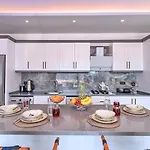 Yesilkoey 2 Bedroom With Private Pool Hot Tub Vila