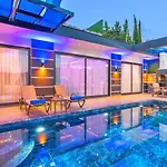 Vila Yesilkoey 2 Bedroom With Private Pool Hot Tub