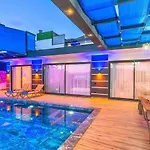 Vila Yesilkoey 2 Bedroom With Private Pool Hot Tub Kalkan