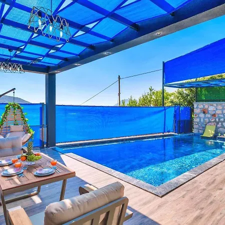 Yesilkoey 2 Bedroom With Private Pool Hot Tub *