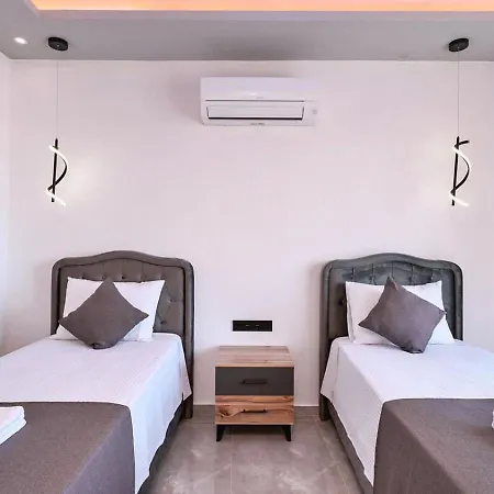 Yesilkoey 2 Bedroom With Private Pool Hot Tub *