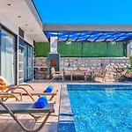 Yesilkoey 2 Bedroom With Private Pool Hot Tub Willa *