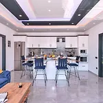 Willa Yesilkoey 2 Bedroom With Private Pool Hot Tub Kalkan