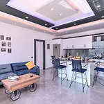 Willa Yesilkoey 2 Bedroom With Private Pool Hot Tub Kalkan