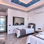Yesilkoey 2 Bedroom With Private Pool Hot Tub Kalkan