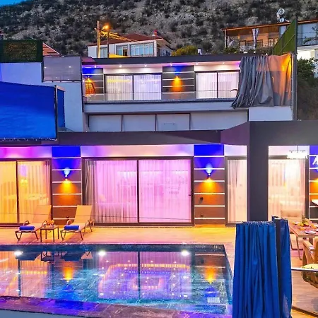 Yesilkoey 2 Bedroom With Private Pool Hot Tub Kalkan