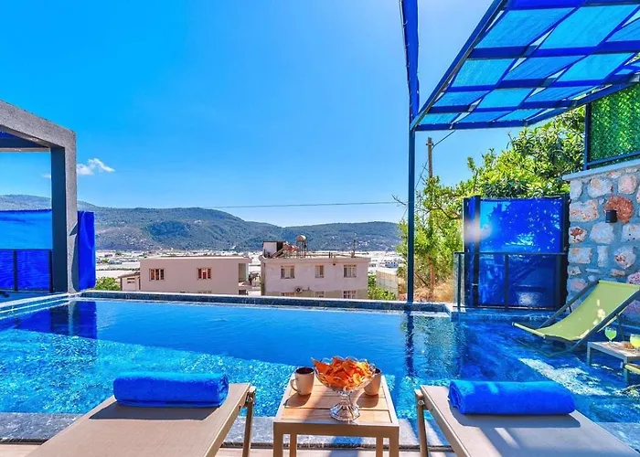 Yesilkoey 2 Bedroom With Private Pool Hot Tub *