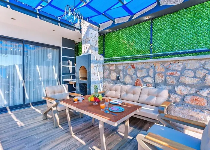 Yesilkoey 2 Bedroom With Private Pool Hot Tub *