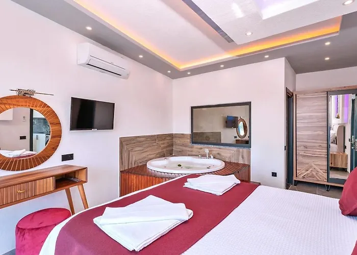 Yesilkoey 2 Bedroom With Private Pool Hot Tub * Kalkan