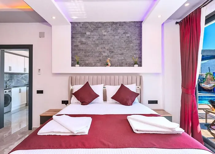 Yesilkoey 2 Bedroom With Private Pool Hot Tub Villa